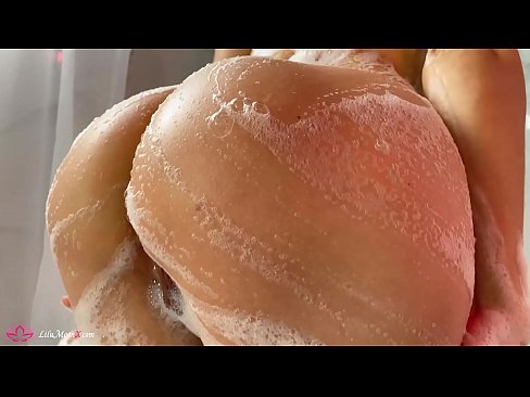 ❤️ Brunette Masturbates Pussy ak Vibrateur nan Orgasm Entans nan Douch Videyo sèks nan nou ❌️