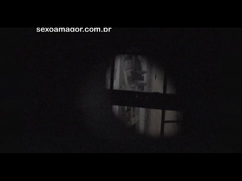 ❤️ Blondie vin an kasèt yon voyeur nan katye kache dèyè brik kre Videyo sèks nan nou ❌️