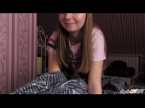❤️ Blondie souse BFF li a pwofondman epi li pran kom nan bouch li Videyo sèks nan nou ❌️