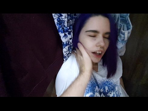 ❤️ Jwenn sè m nan klozèt la epi li te ede l kom Videyo sèks nan nou ❌️